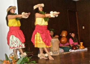 Oahu dancers